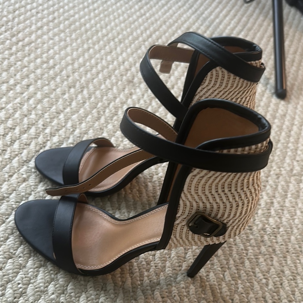 VENUS Black and Cream Strappy Heels